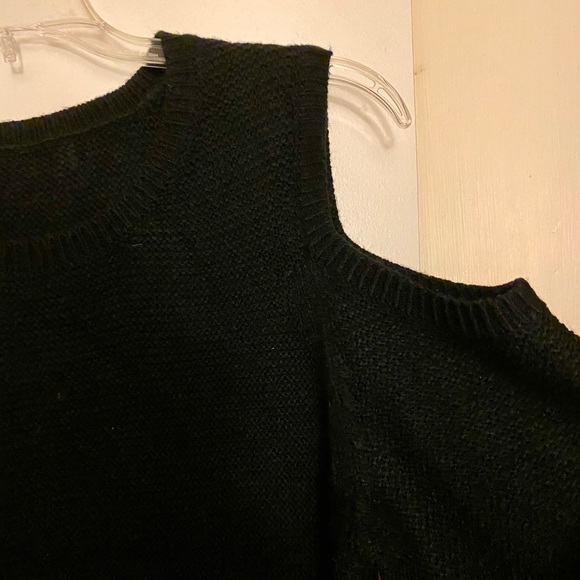 Express black open shoulder sweater - Picture 4 of 4